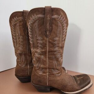 Ariat: Women's Circuit Dakota Distressed Western Boot size 7.5 B Barely Used EUC